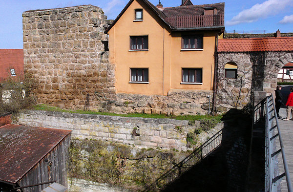 Wohnhaus in der Ringmauer, Zwinger